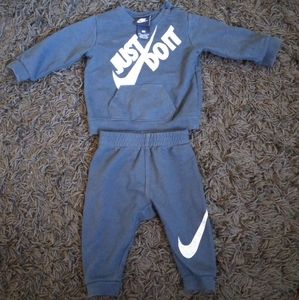 Baby's sweatsuit